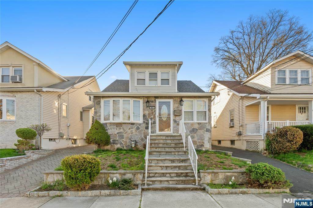 1037 Schneider Avenue - Photo 1