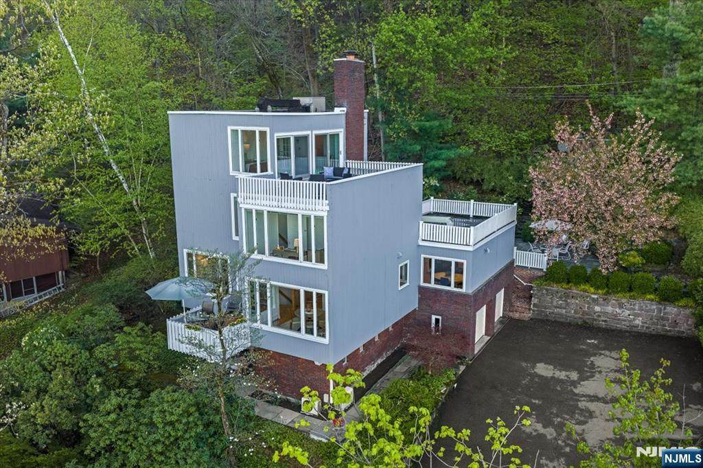 206 Highland Avenue - Photo 1