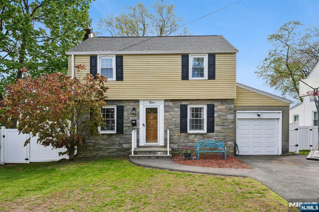 4 Greenwood Avenue - Photo 1