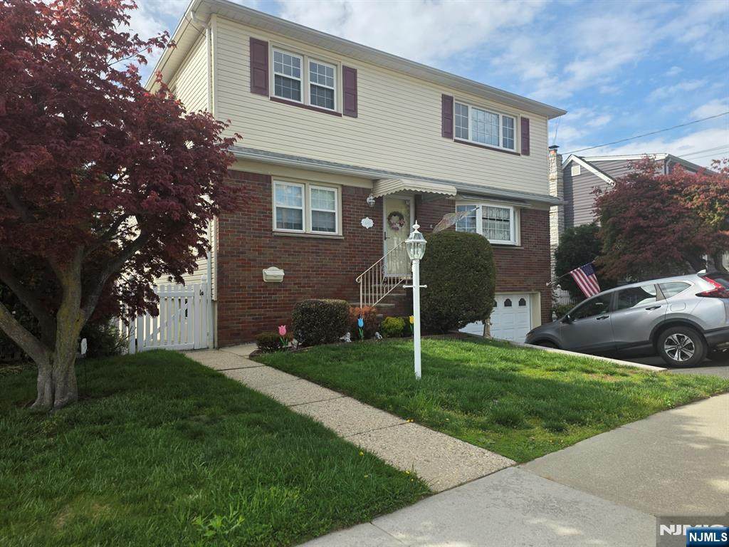 633 10th - Photo 1