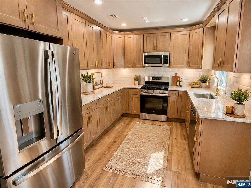 13 Roosevelt - Photo 1