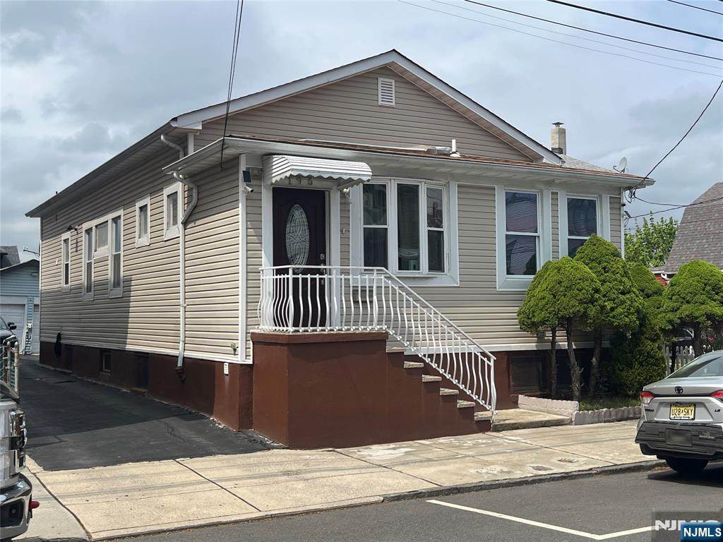 195 Maple Street - Photo 1