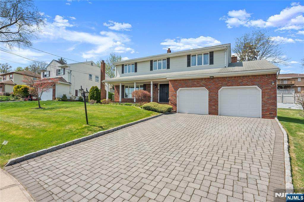 72 Pilgrim Drive - Photo 1