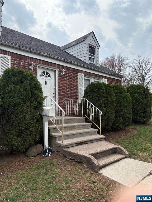 137 Oakland Street - Photo 1