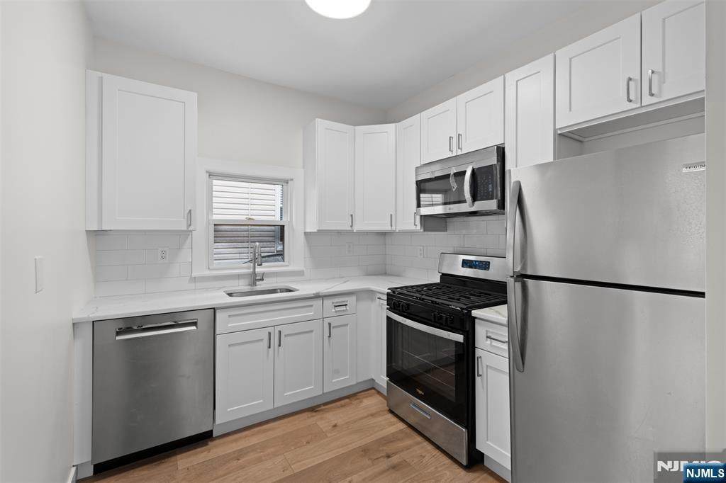 3 Edison - Photo 1
