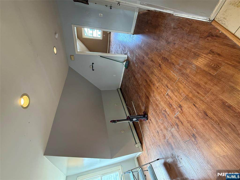 220 Burnett - Photo 1
