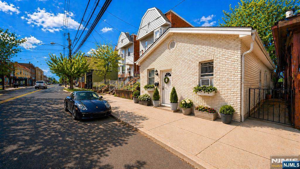 602 Elm Street - Photo 1