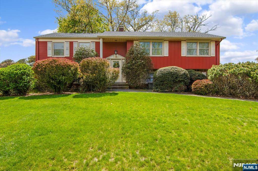 8 Wedgewood Drive - Photo 1