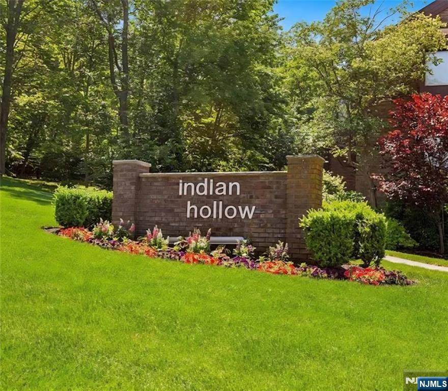 230 Indian Hollow - Photo 1