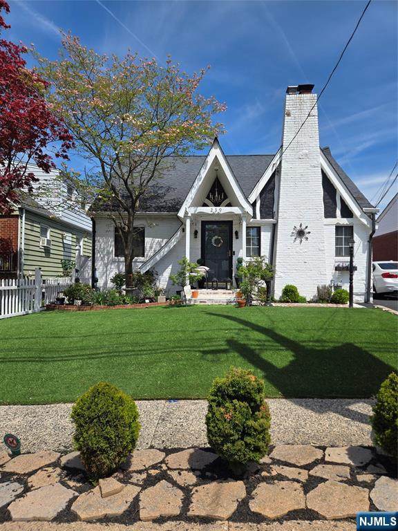239 Baldwin - Photo 1