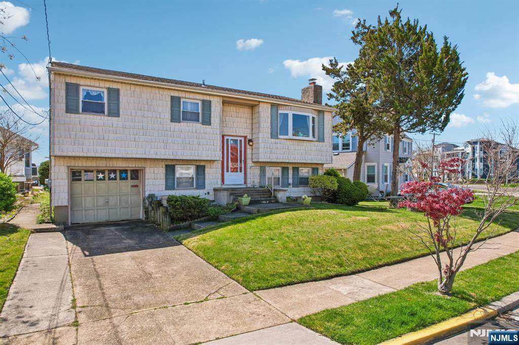 114 Harvard Avenue - Photo 1