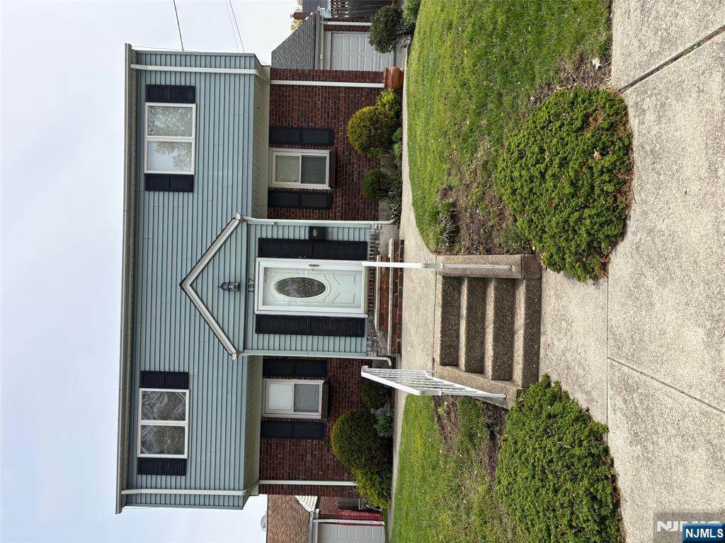 157 Queen Street - Photo 1