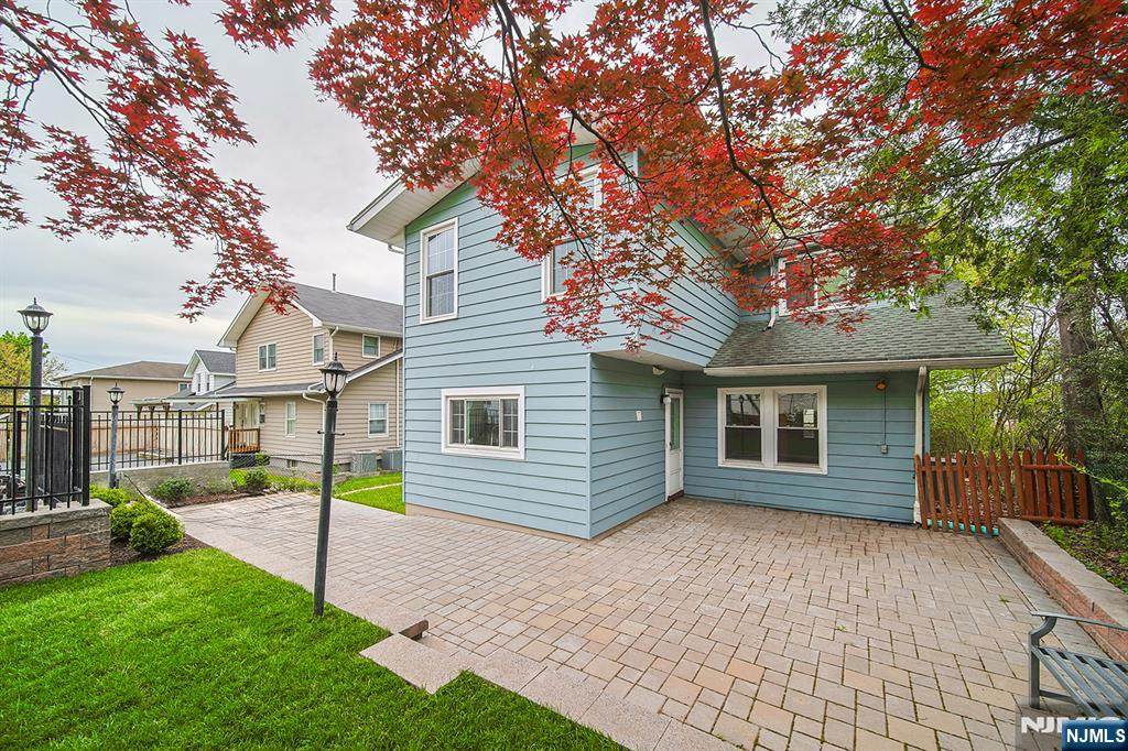 586 Hillside Street - Photo 1