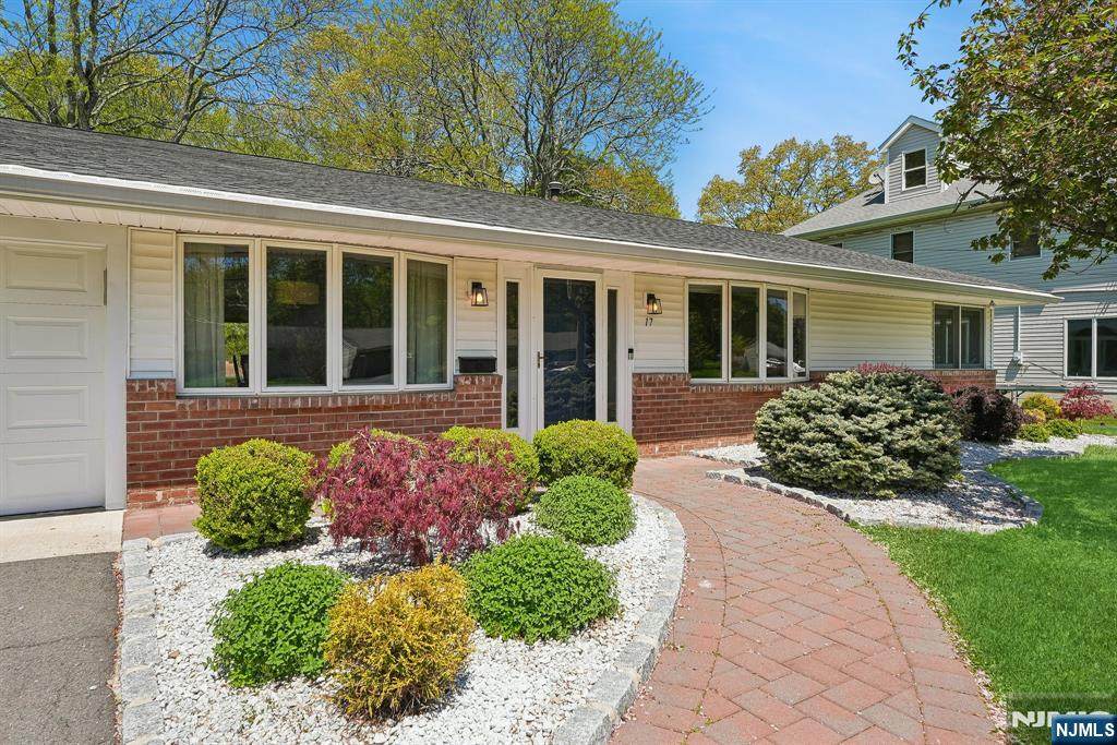 17 Tyndall Road - Photo 1