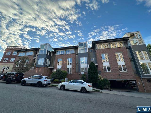 255 Laird - Photo 1