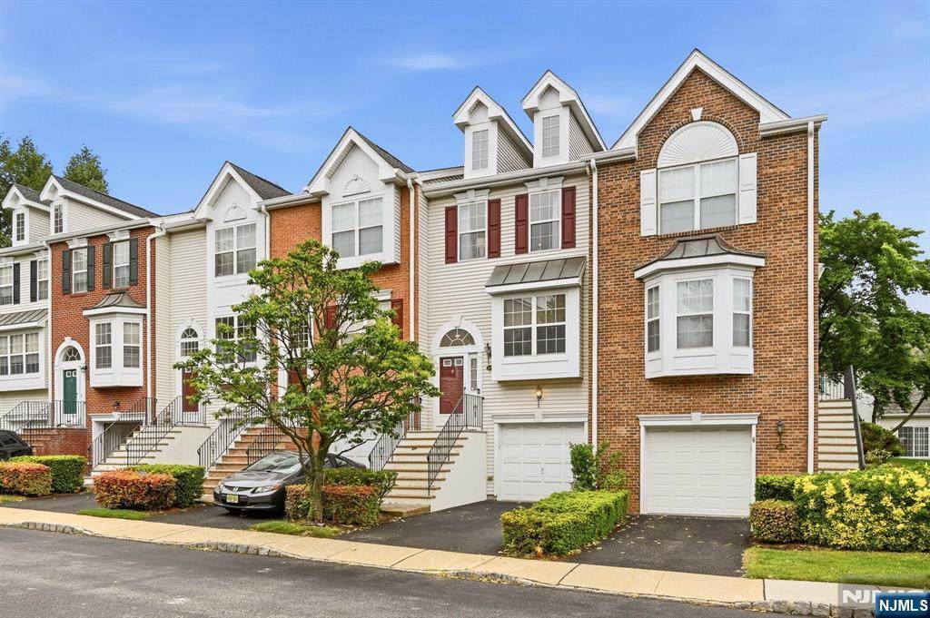 204 Swathmore Drive - Photo 1