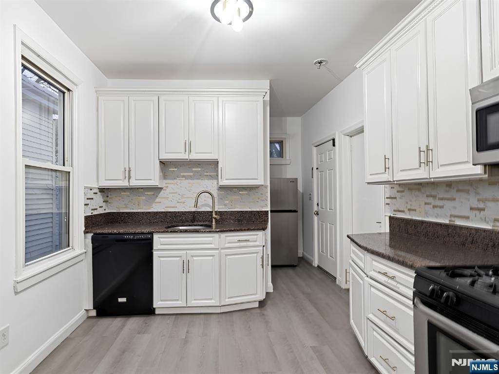 22 Harrison - Photo 1