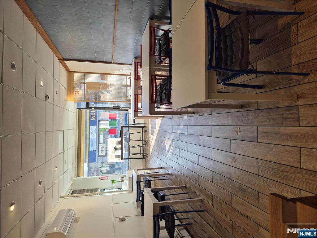 198 Broad Avenue - Photo 1