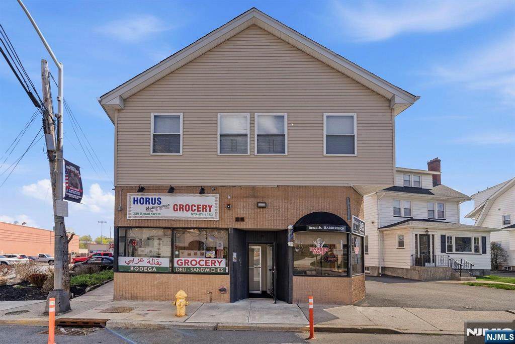329 Broad - Photo 1