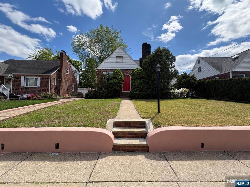 40 Sylvan Avenue - Photo 1