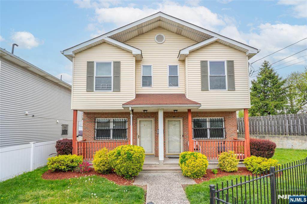 447-451 9th Street - Photo 1