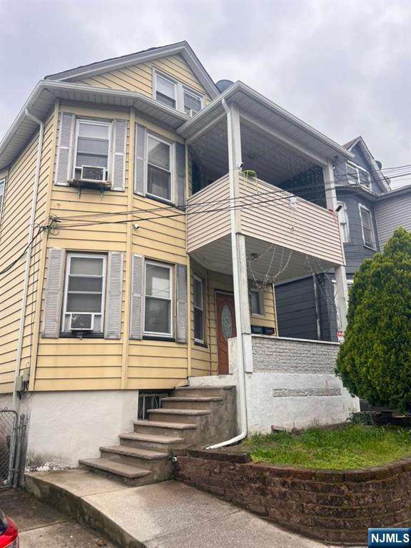 88 Genessee Avenue - Photo 1