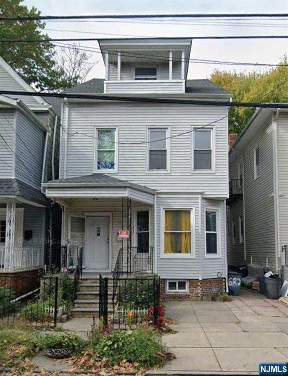 686 25th Street - Photo 1