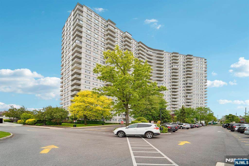 2000 Linwood Avenue - Photo 1