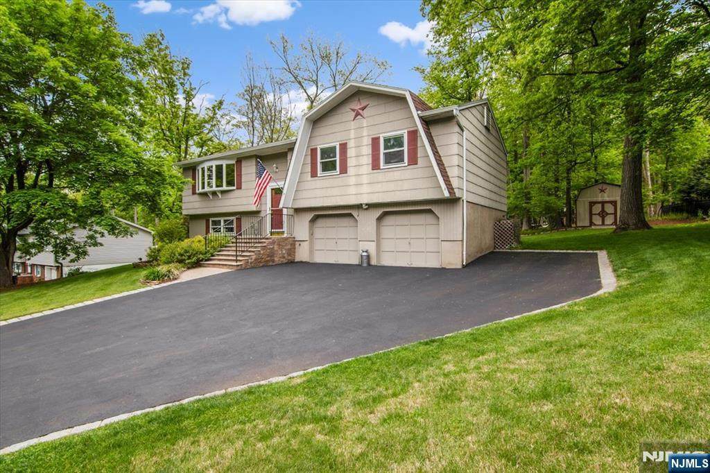 10 Hemlock Place - Photo 1