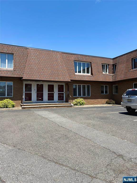 410 Paterson - Photo 1