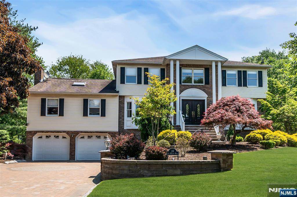 24 Fox Hollow Road - Photo 1