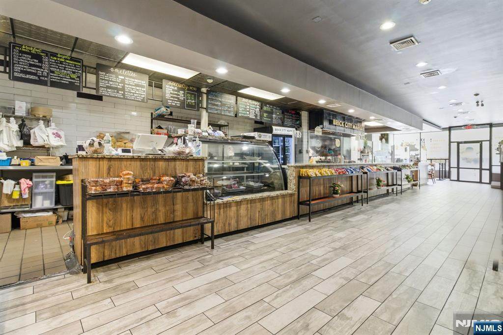 946 Broad Street - Photo 1