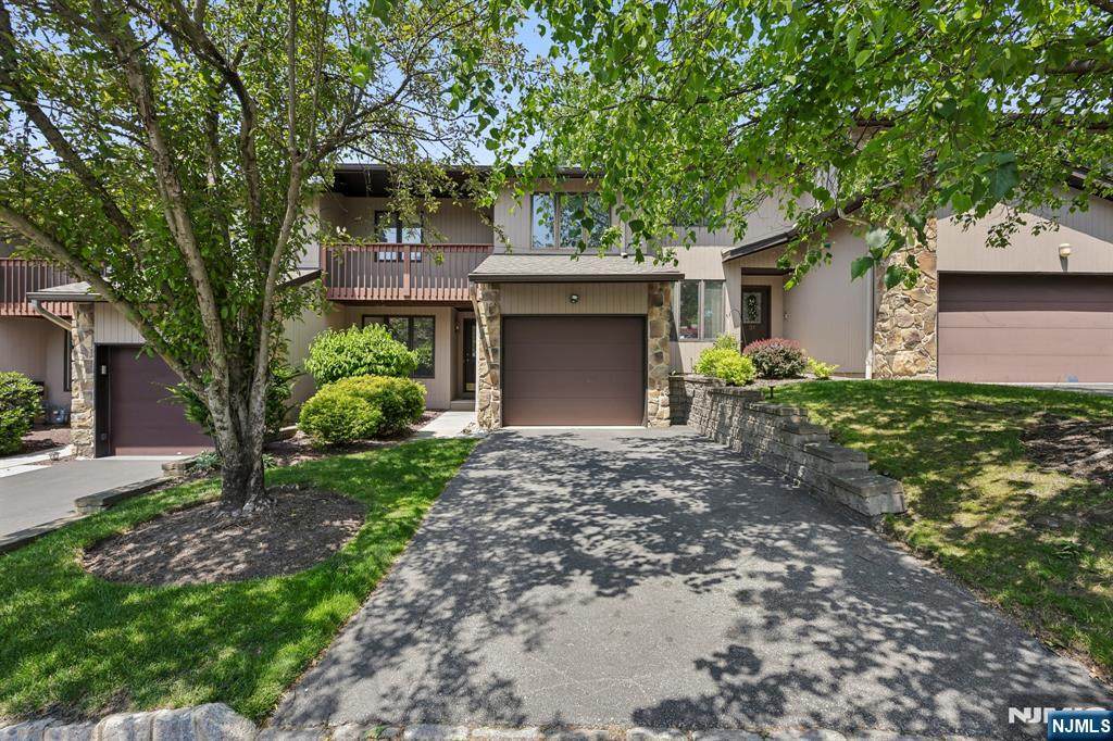 33 Cedarwood Terrace - Photo 1