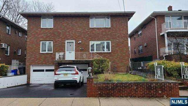 2152 South - Photo 1