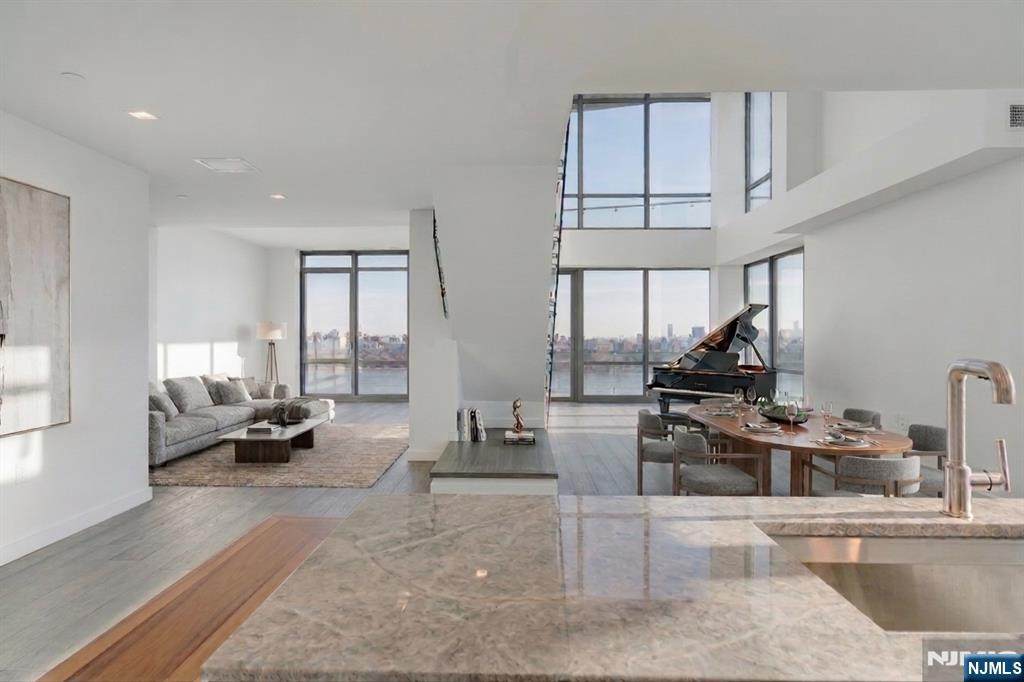 320 Adolphus Avenue - Photo 1