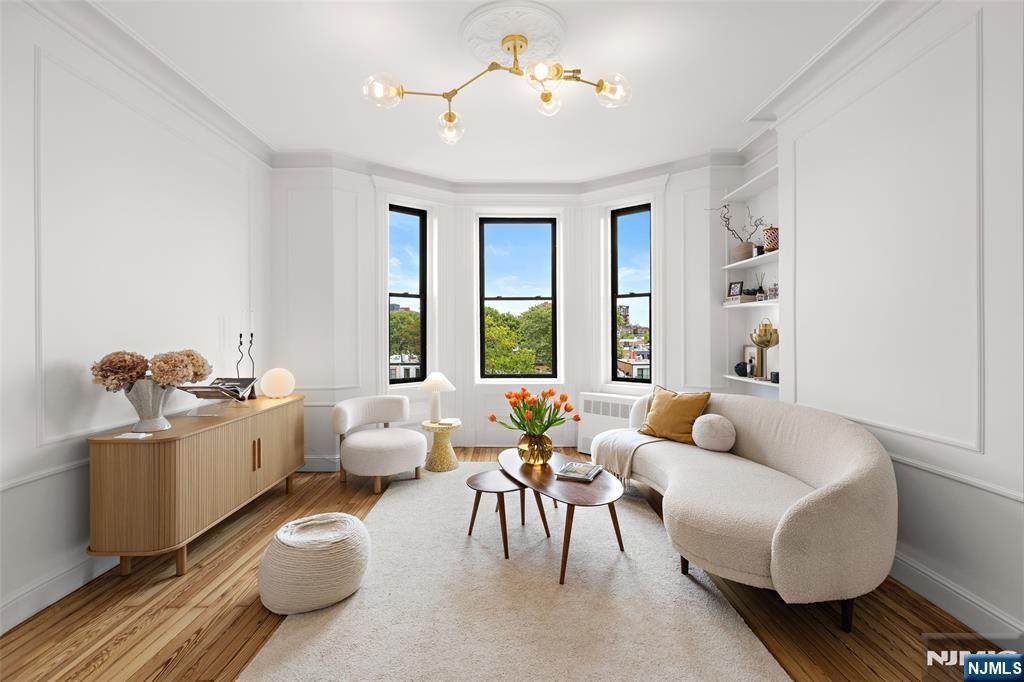 1110 Park Avenue - Photo 1