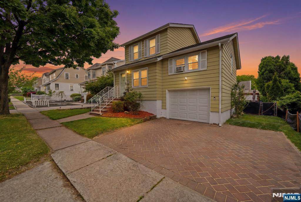 112 Bell Avenue - Photo 1