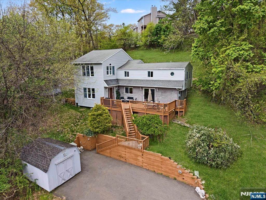 17 Albanese Road - Photo 1