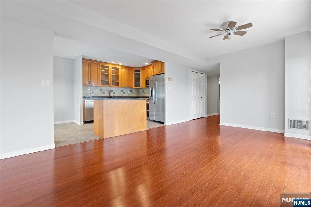 518 Ellery Court - Photo 1