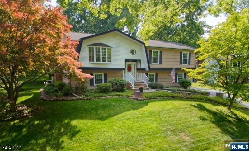 8 Edward Circle - Photo 1
