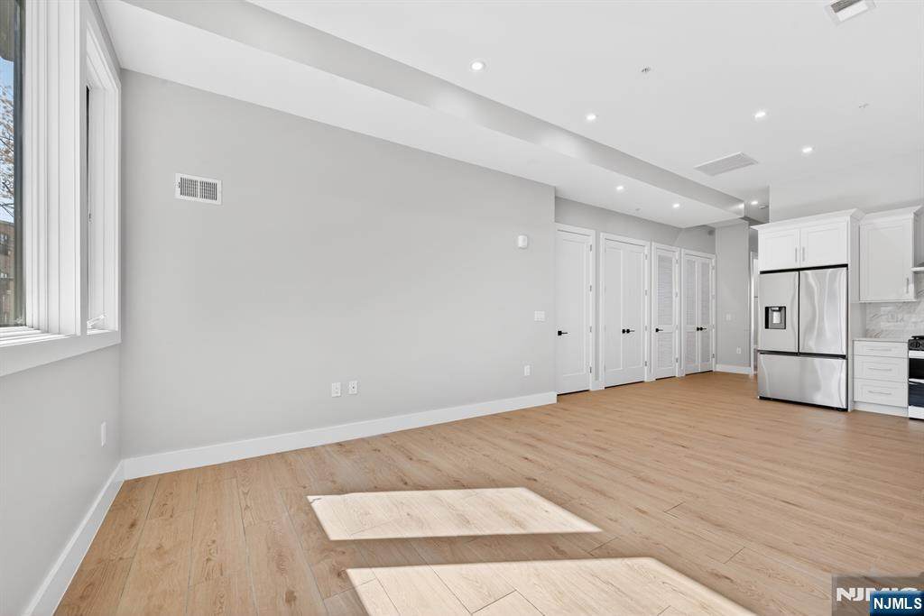 126 De Kalb Avenue - Photo 1