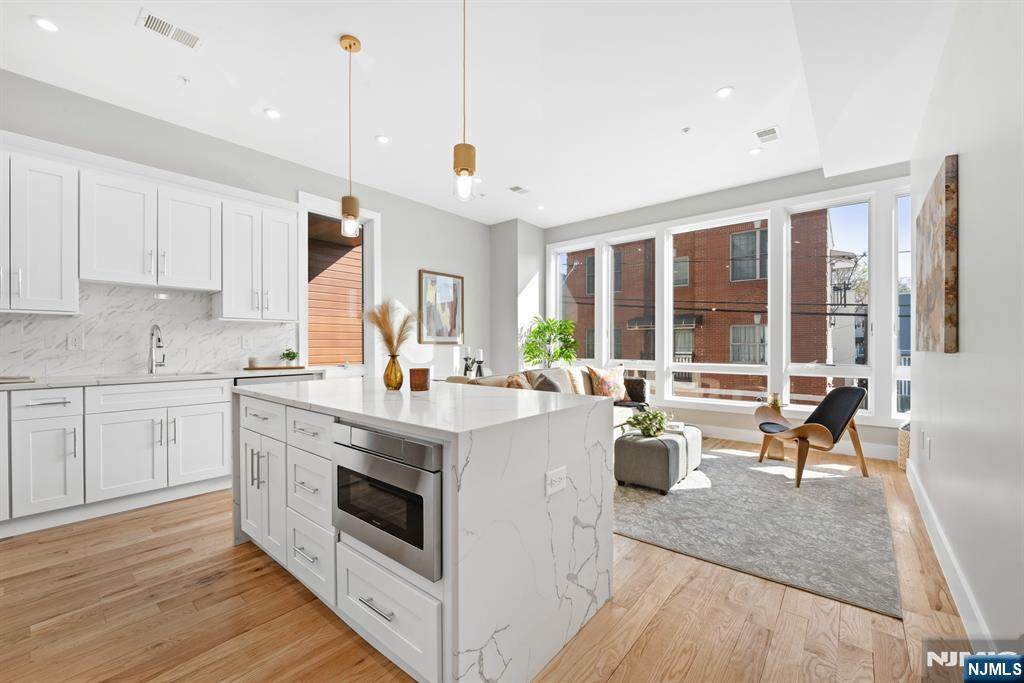 126 De Kalb Avenue - Photo 1