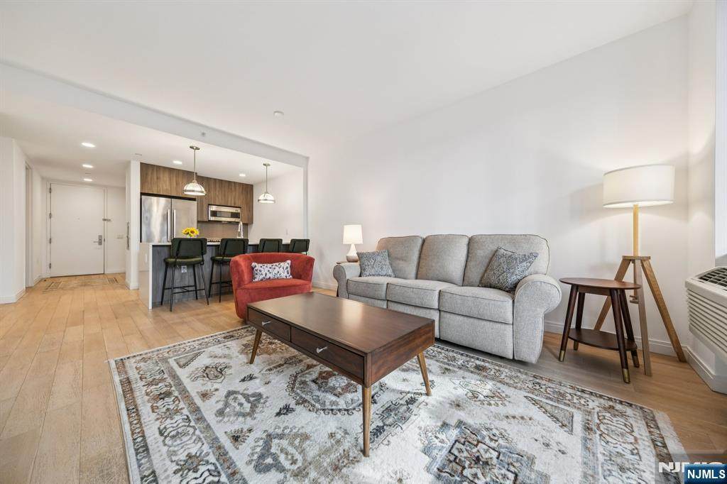 160 1st Street - Photo 1