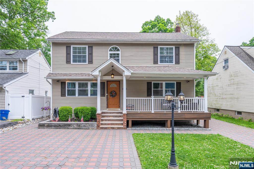 136 Redwood Avenue - Photo 1
