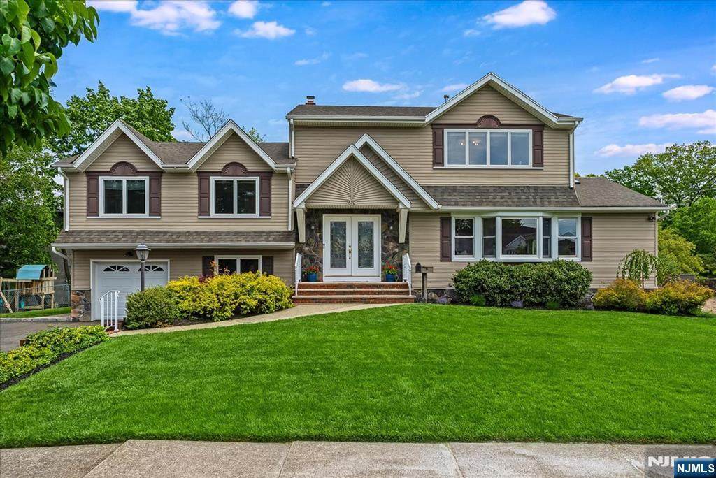 670 Swathmore Lane - Photo 1