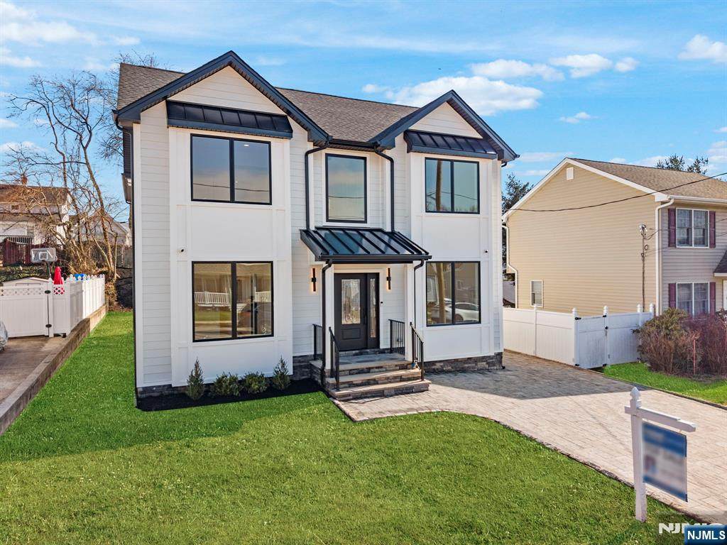 110 Platt Avenue - Photo 1