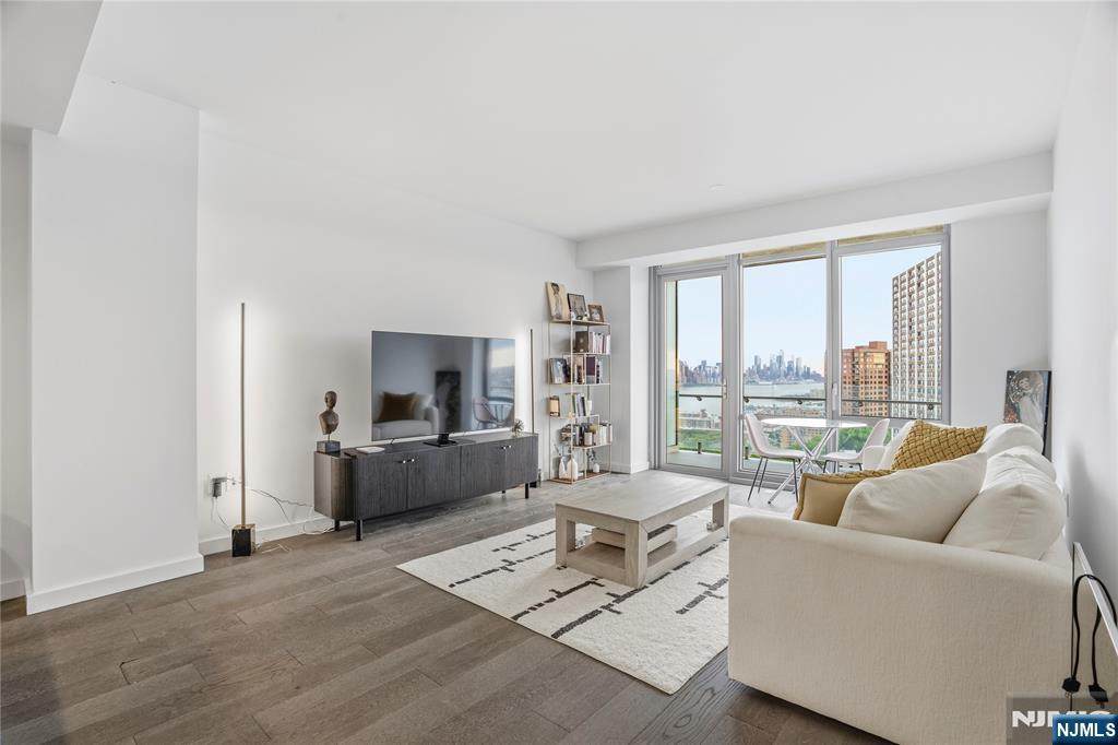 320 Adolphus Avenue - Photo 1