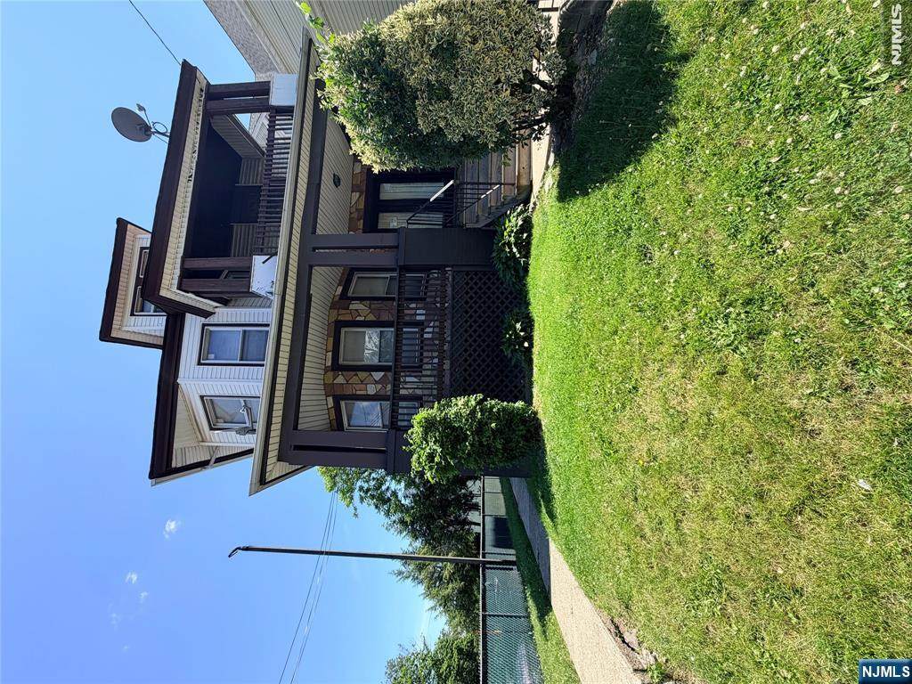 648 Stuyvesant Avenue - Photo 1