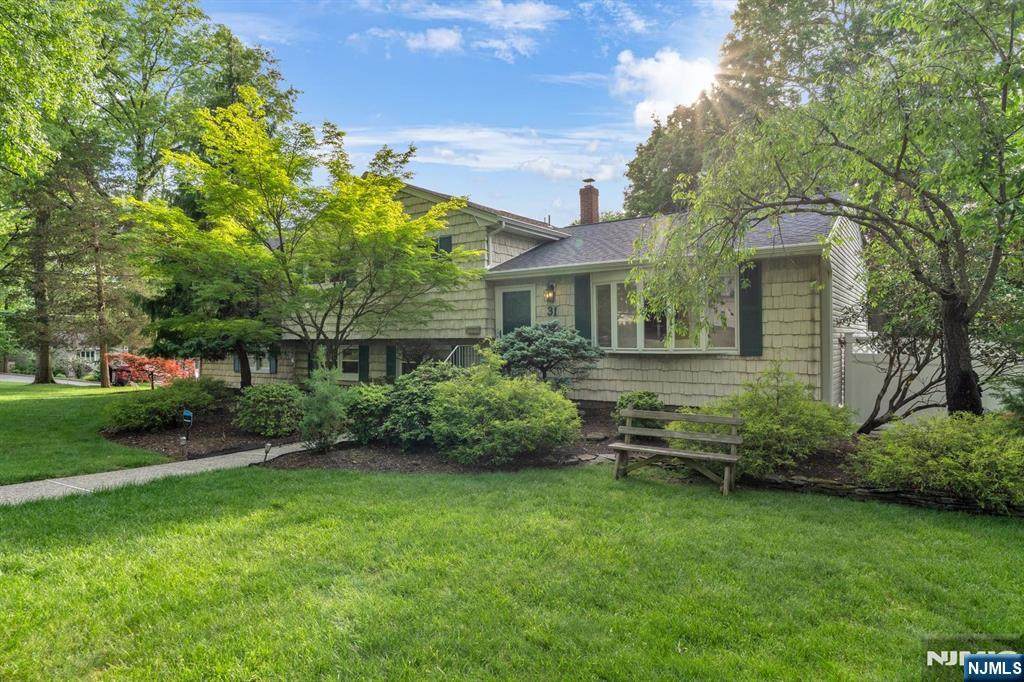 31 Monhegan Avenue - Photo 1