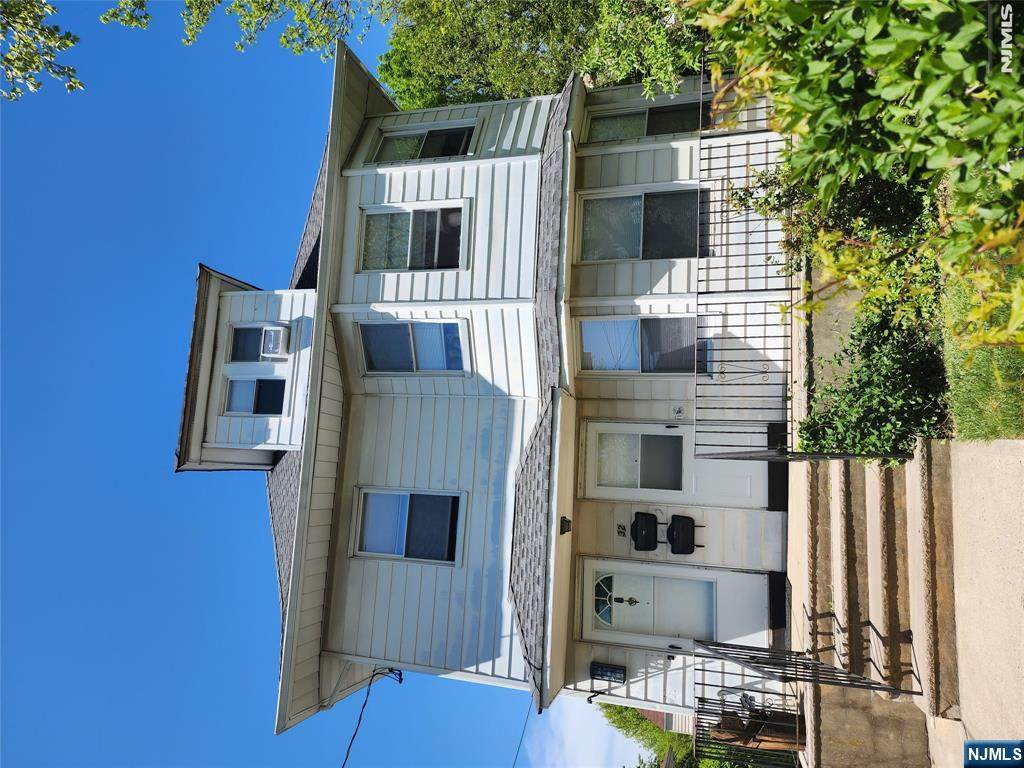 32 Euclid - Photo 1